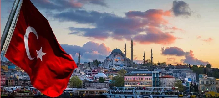 چرا ترکیه بهترین انتخاب برای تحصیل دانش‌آموزان فارسی‌زبان است؟